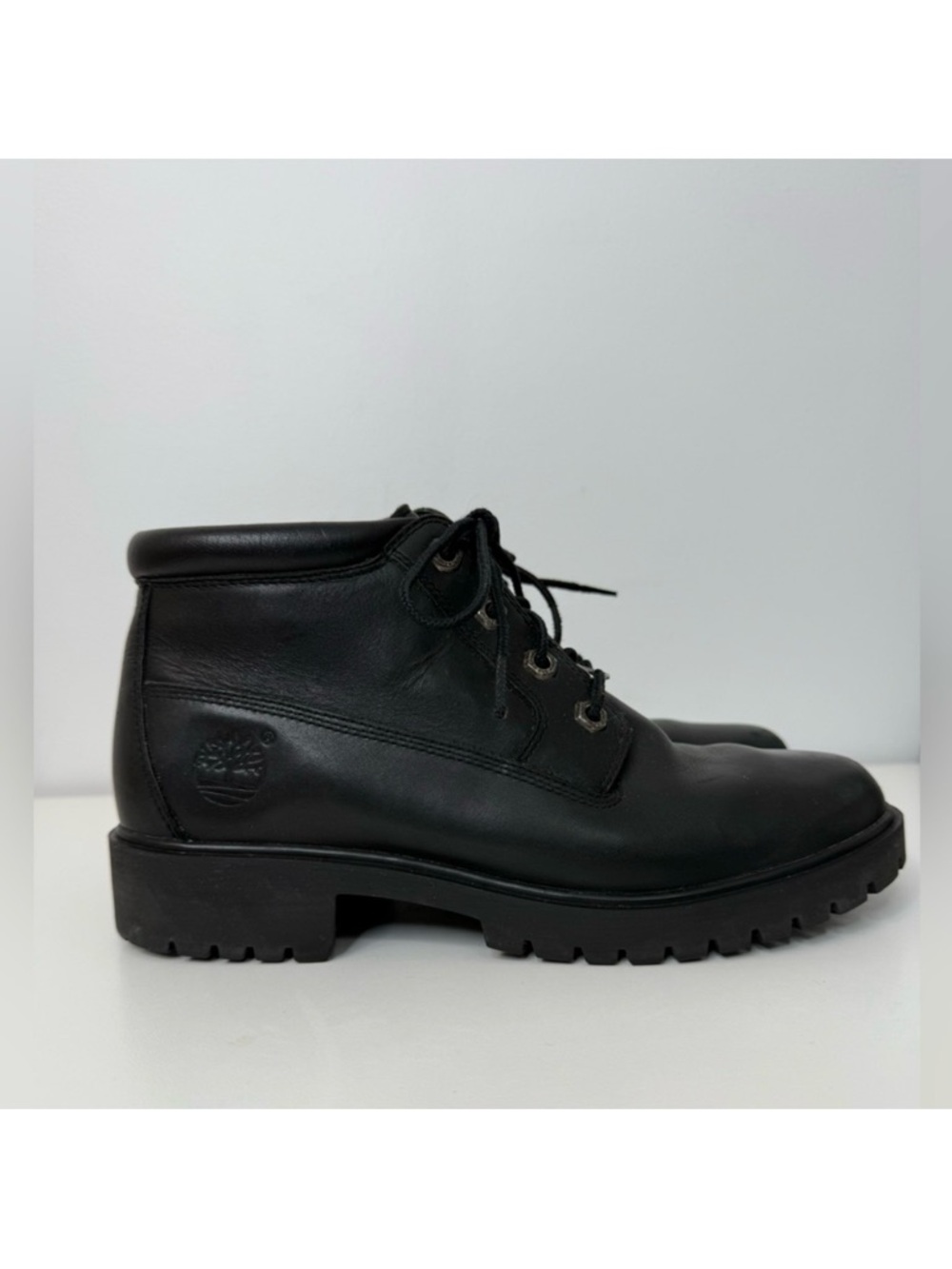 Timberland Nellie Black Leather Chukka Boot Waterproof Lug Sole Women’s Size 8